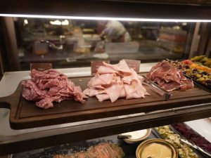 Read more about the article Итальянские антипасти: традиции и вкусы