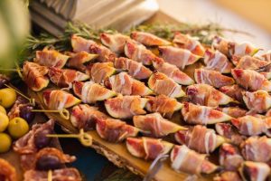 Read more about the article Пармская ветчина: история, производство и кулинарные сочетания