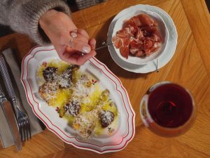 Read more about the article Как выбрать итальянское вино к мясным блюдам