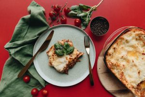 Read more about the article Каннеллони с мясным фаршем под томатным соусом